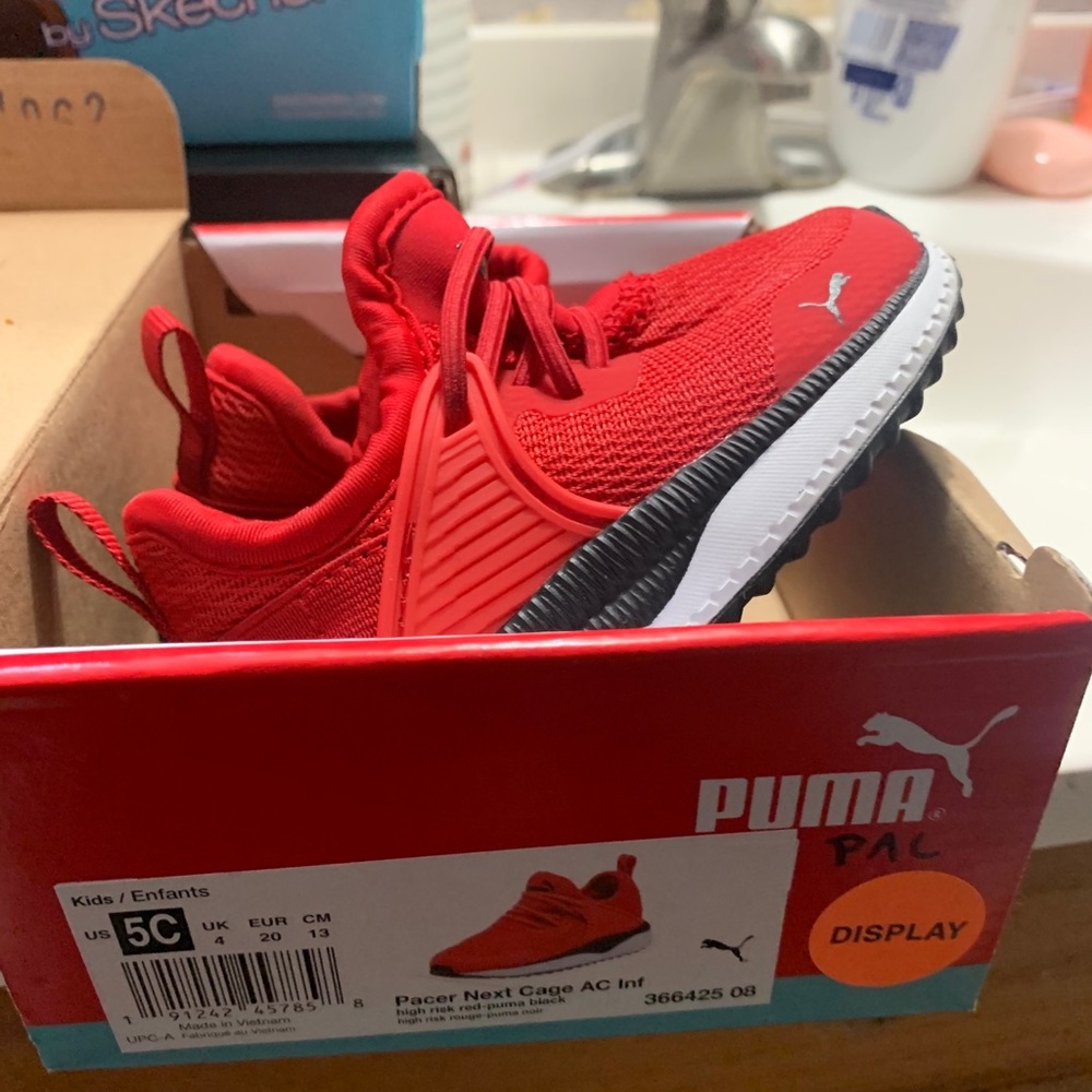 Puma - Picture 3 of 4